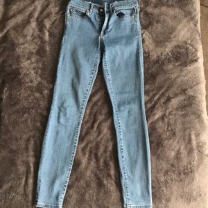 Gap skinny jeans 26R